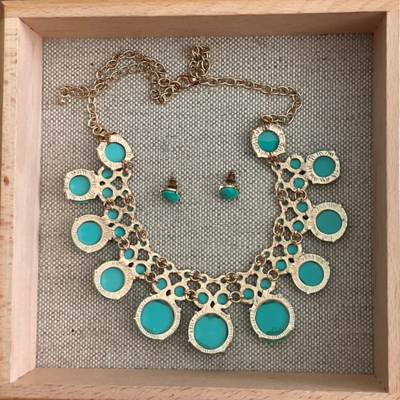 Round Disc Faux Turquoise Necklace & Earrings Set - Picture 2 of 3